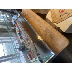 M/s SAN JUANN, Ivaran rederi, skipsmodell i glassmonter