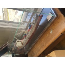 M/s SAN JUANN, Ivaran rederi, skipsmodell i glassmonter